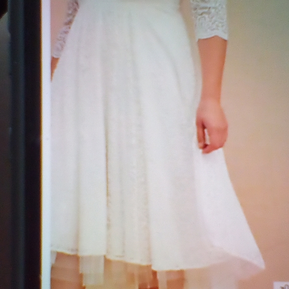 Ivory is lace midi illusion dress - Picture 5 of 6